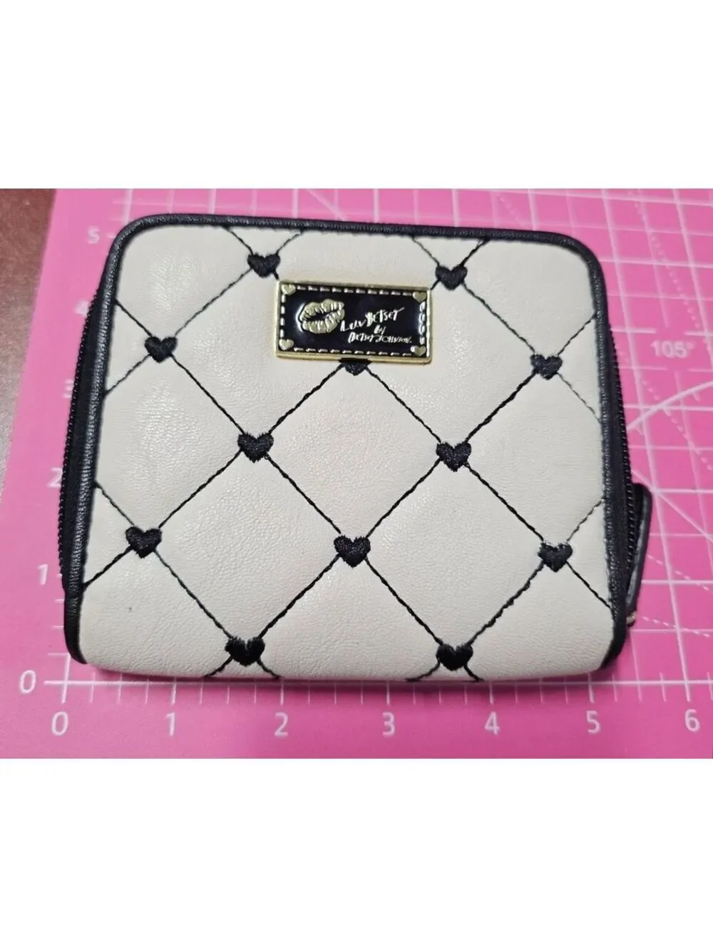 Luv Betsey Quilted Mini Wallet White/Black Hearts Zip Around – Read Flaws